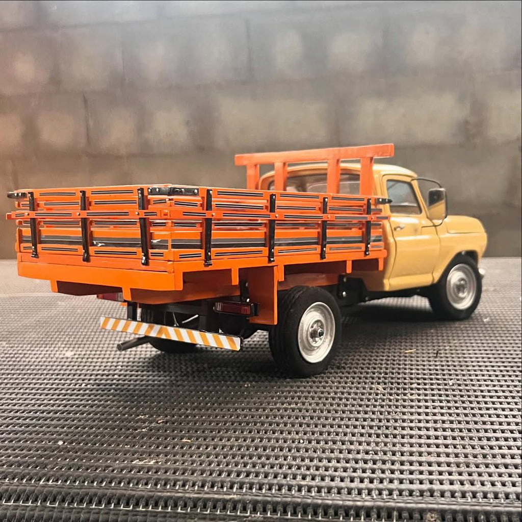 Miniatura Chevrolet D-10 Carga - Escala 1/24