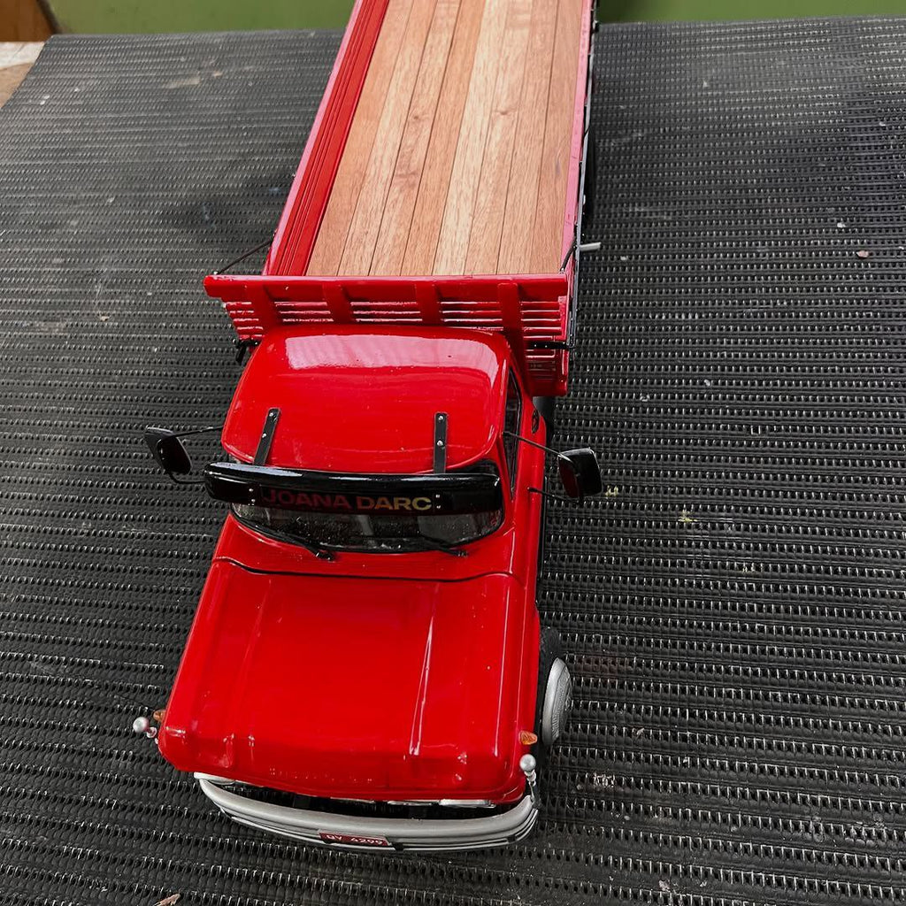 Miniatura Chevrolet D60  - Escala 1/24