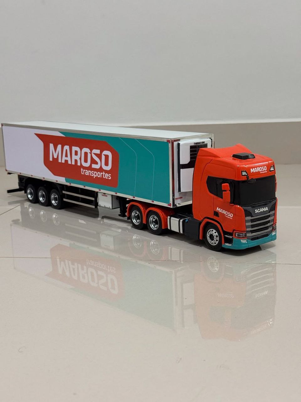 Miniatura Scania NTG + Carreta Refrigerada Facchini – Escala 1/24