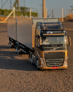 Miniatura Volvo FH com Rodotrem Baú Randon (Escala 1/24)